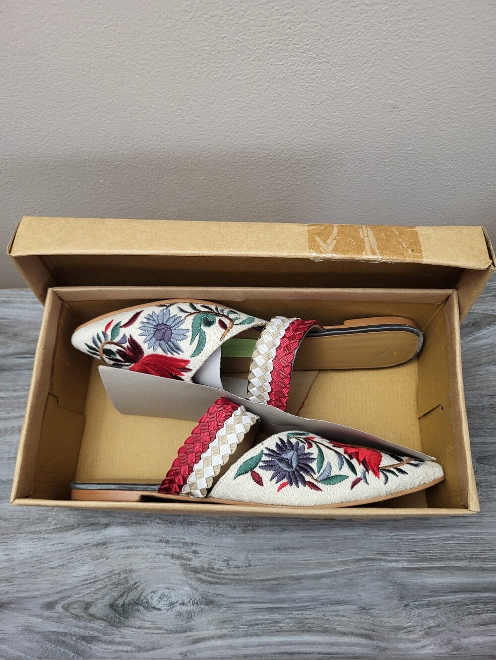 Anthropologie Paz Floral Embroidered Slides Size 41 New - Picture 10 of 11